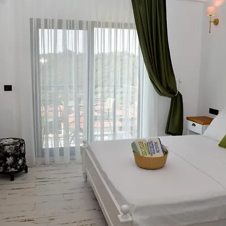 Maslin Hotel *